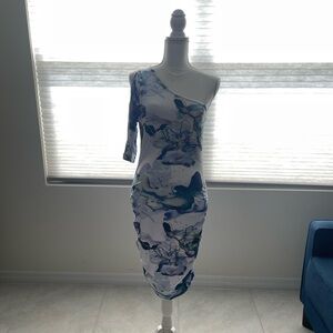 NWOT - Arden B multicolored one shoulder dress. Size: medium.